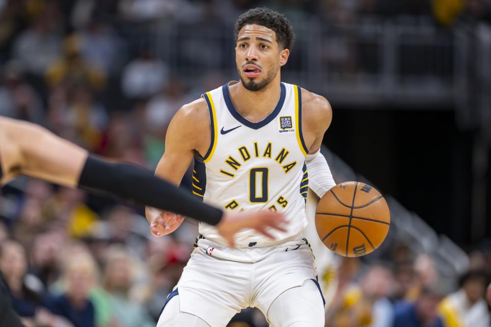 阿莫林更衣室怒骂曼联球员，直言愤怒又失望！基恩炮轰红魔如小学生